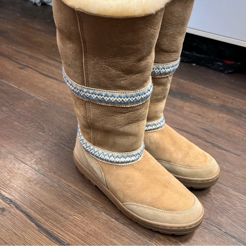 UGG Wonen’s Vintage Sundance Revival Tall Shearling Sand Boots SZ 9 - Picture 4 of 13